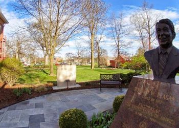 Eureka College International Scholarships