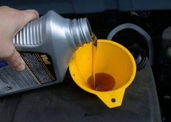 Modifying Engine Oil to Reduce Transport to Combustion Chamber Competition