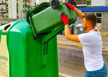 New system for the dumping of glass packaging waste into street containers