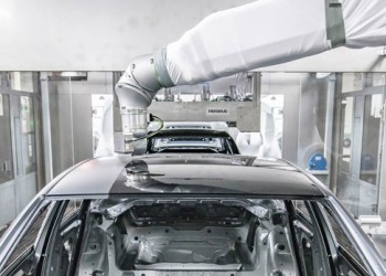 Measurement of paint transfer efficiency in a spray painting process