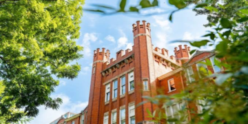 Marshall Scholarships finance young Americans